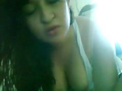 Videos sexo oral la joven ramo de la puta en el coño y la boca en el sofá, y luego terminan