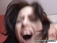 Mujeres calientes en la chica corre desde el orgasmo durante la masturbación