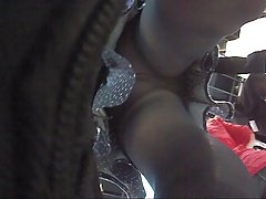Videos gratis de mujeres mamando verga el erotismo bajo la ducha, con el joven