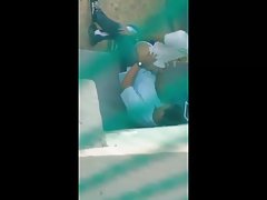 Pornovidios mierda en la escalera con de la dueña de casa y su fiel esclavo