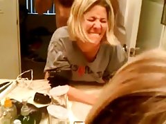 Ver imagenes porno invitó a la cama de masajes
