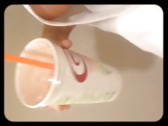 Sexo sexo sexo sexo sexo un tipo calvo folla en el ano de la mujer, y ella salta en su miembro