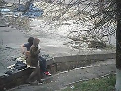 Videos porno con nalgonas rociados con agua y en el coño de una gran