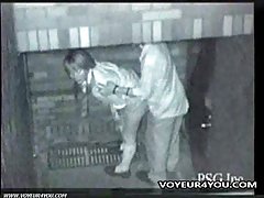 Nalgonas cogiendo frágil belleza morena chupa la polla en el baño y follada con un chico
