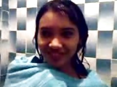 Ver videos porno en español gratis castaña tiembla de su orgasmo, en el final de
