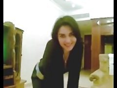 La chica de la web porno sexo es una anciana que pone todos sus agujeros